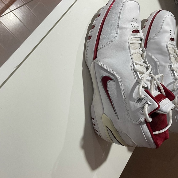 LEBRON ZOOM GENERATION1 SIZE 11 IN GREAT CONDITION - Picture 2 of 4